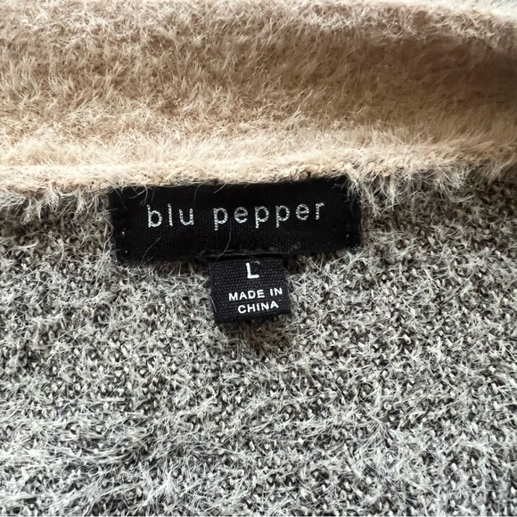 Like New, Soft Aztec Button Up Cardigan - Picture 7 of 9